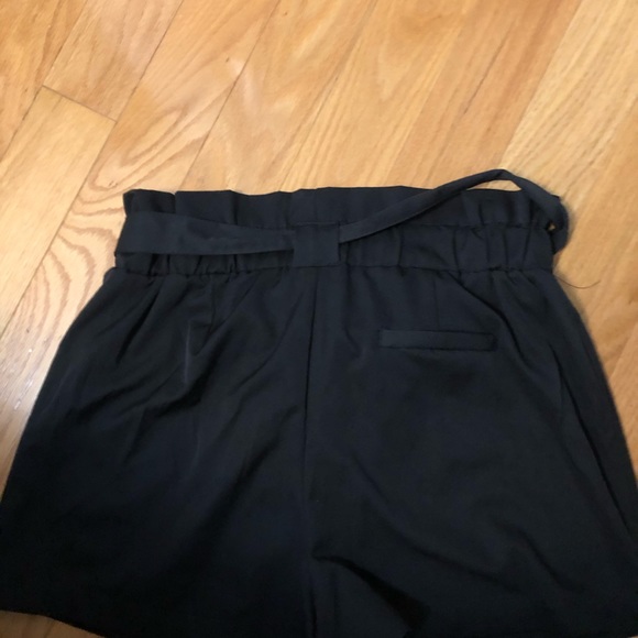 Black paper bag bow tie shorts - Picture 3 of 3